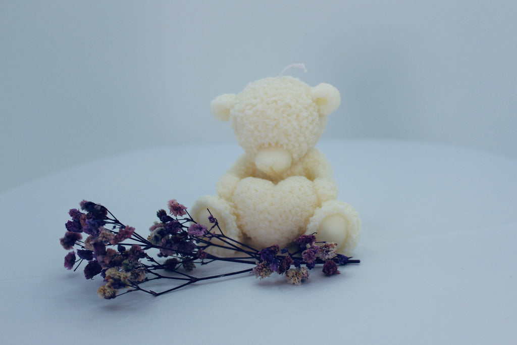 Kerze "Sitzender Teddy mit Herz"